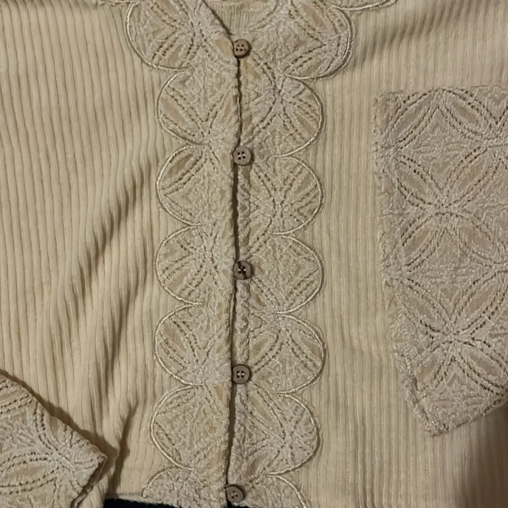 Bell Sleeve Crop Top - Picture 7 of 8